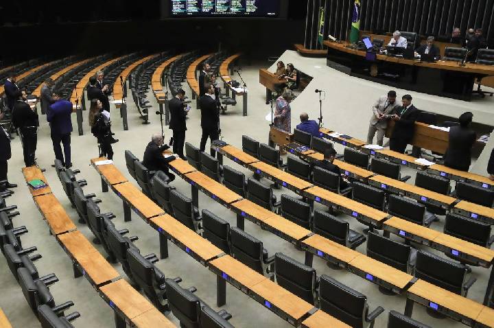 Edital para policial legislativo da Câmara sai em janeiro, diz Motta