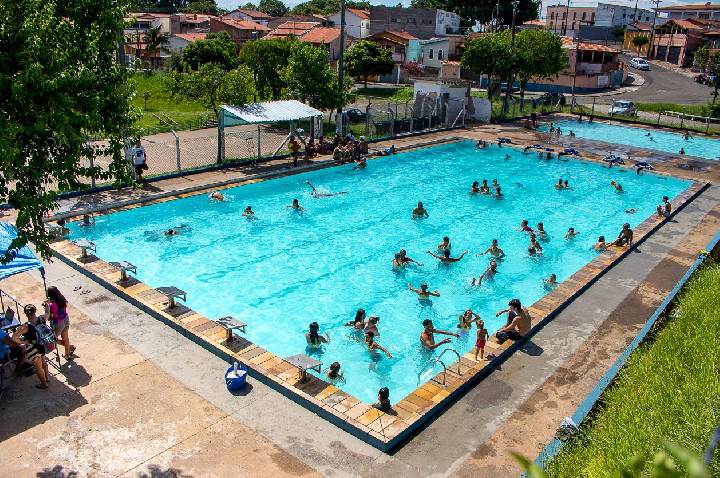 Piscinas municipais reabrem aos fins de semana a partir deste sábado (17) em Limeira