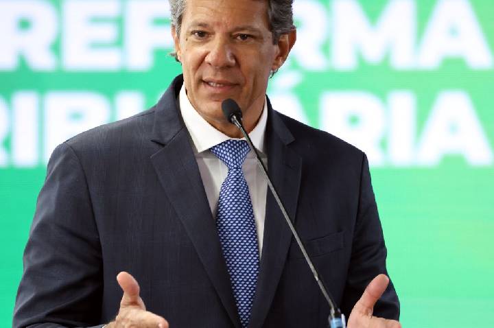 Problema da dívida pública está nos juros, não no déficit, diz Haddad