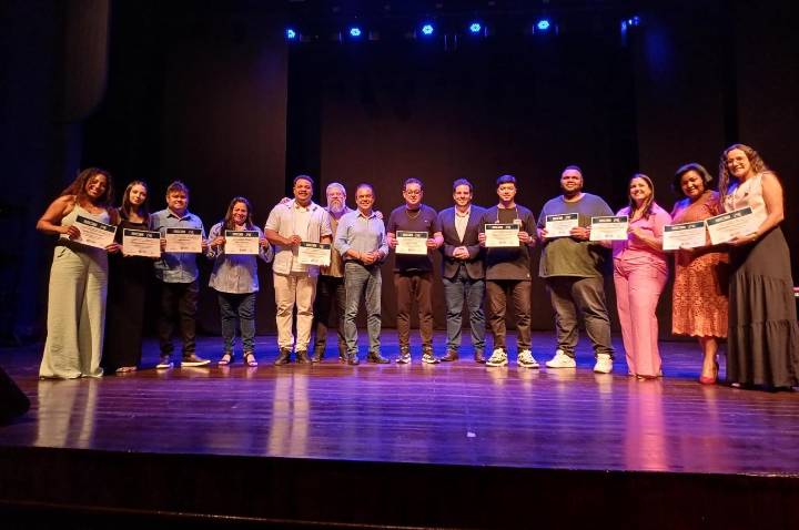 “Vozes pela Paz” abre Festival Estrelas de Limeira com apresentações no Teatro Vitória