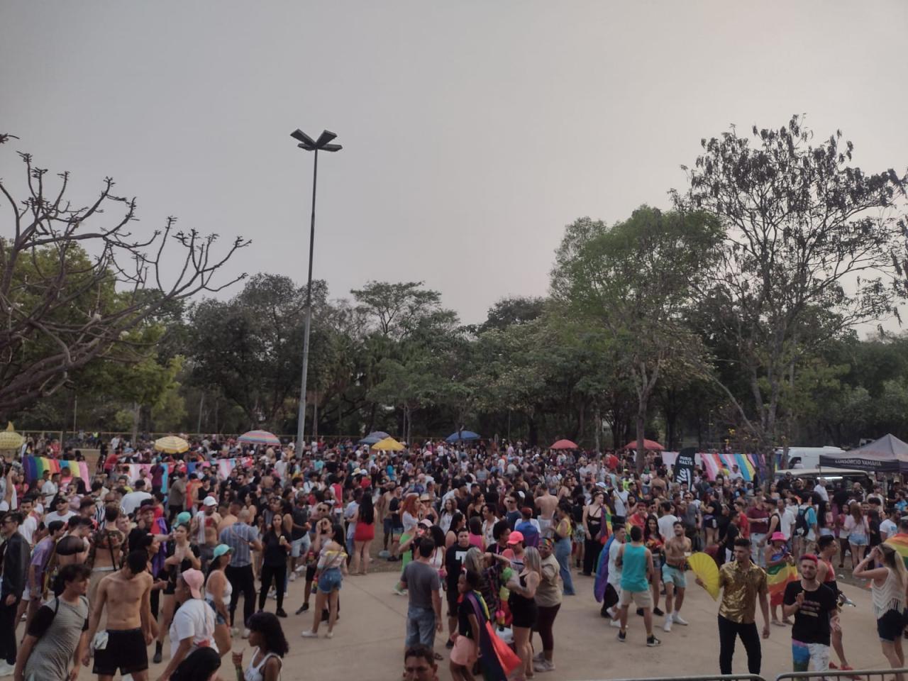 Parada Lgbt+ de Mogi Guaçu atrai centenas de pessoas