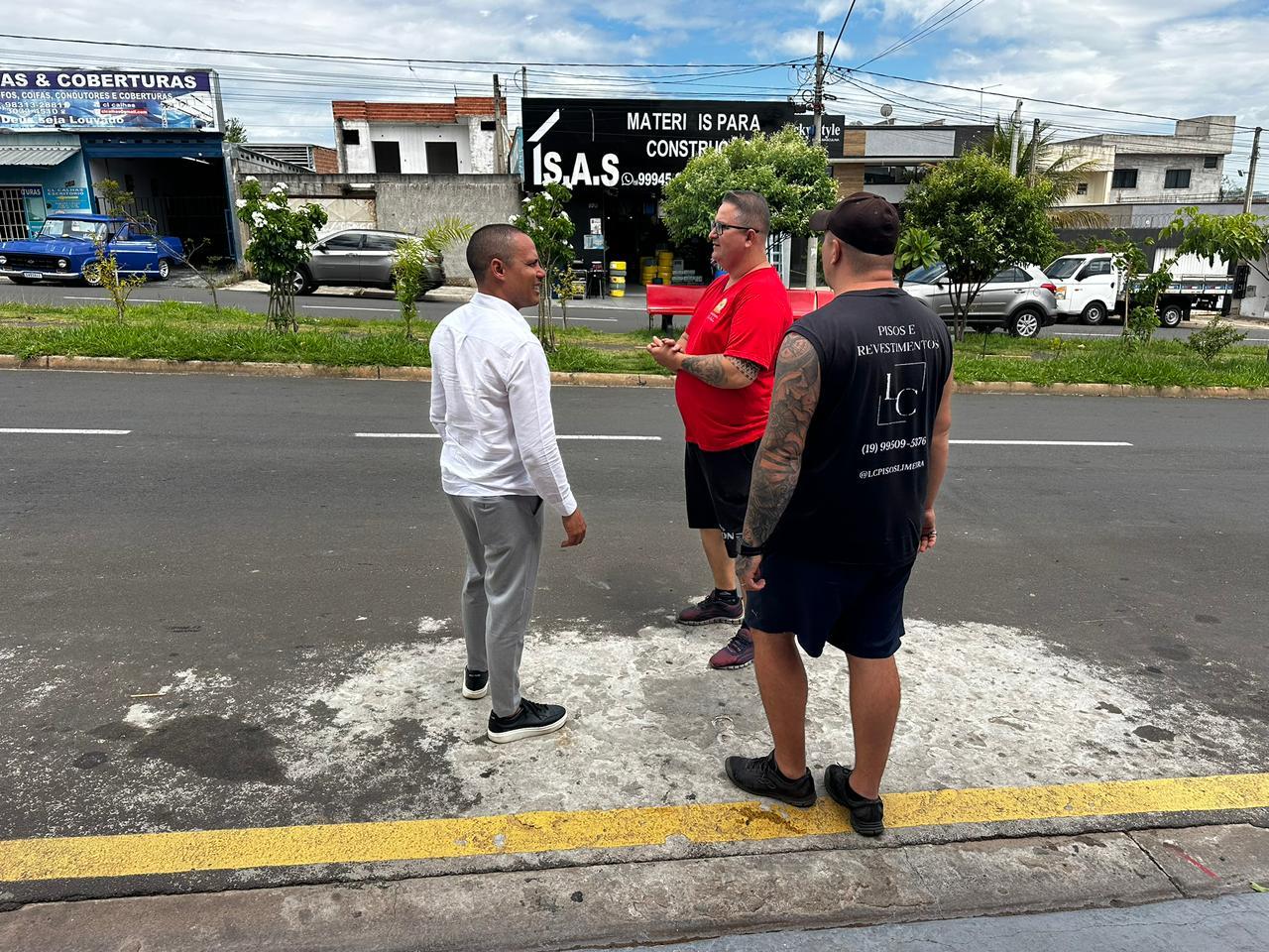 Everton Ferreira solicita estudo técnico para redução de velocidade na Avenida Antônio Martins, no Jequitibás